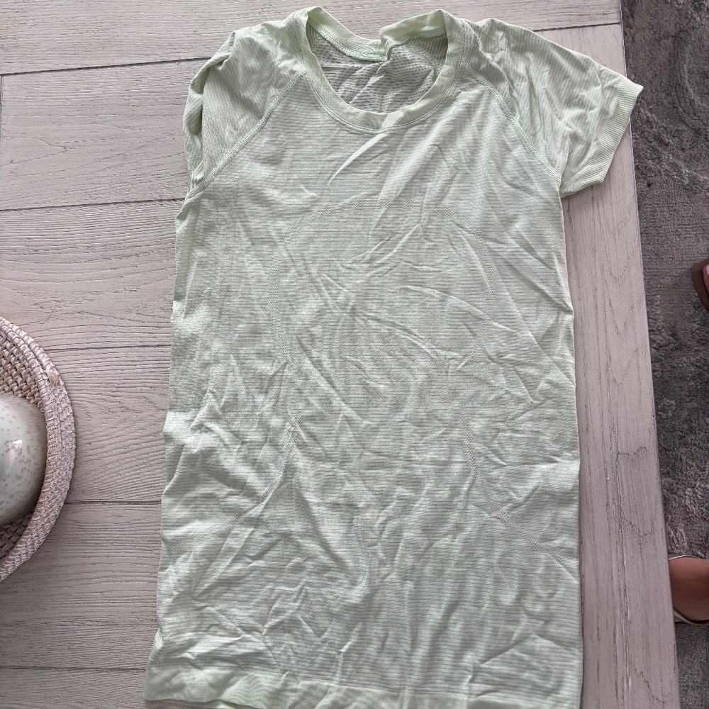 Swiftly Tech Short-Sleeve Shirt 2.0 Size 8